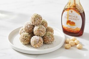 Macadamia & Date Energy Balls | Low-Histamine & Nutritious